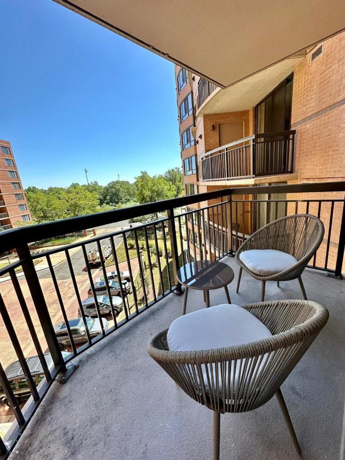 ארלינגטון Incredible Apartment With Rooftop In Pentagon City מראה חיצוני תמונה
